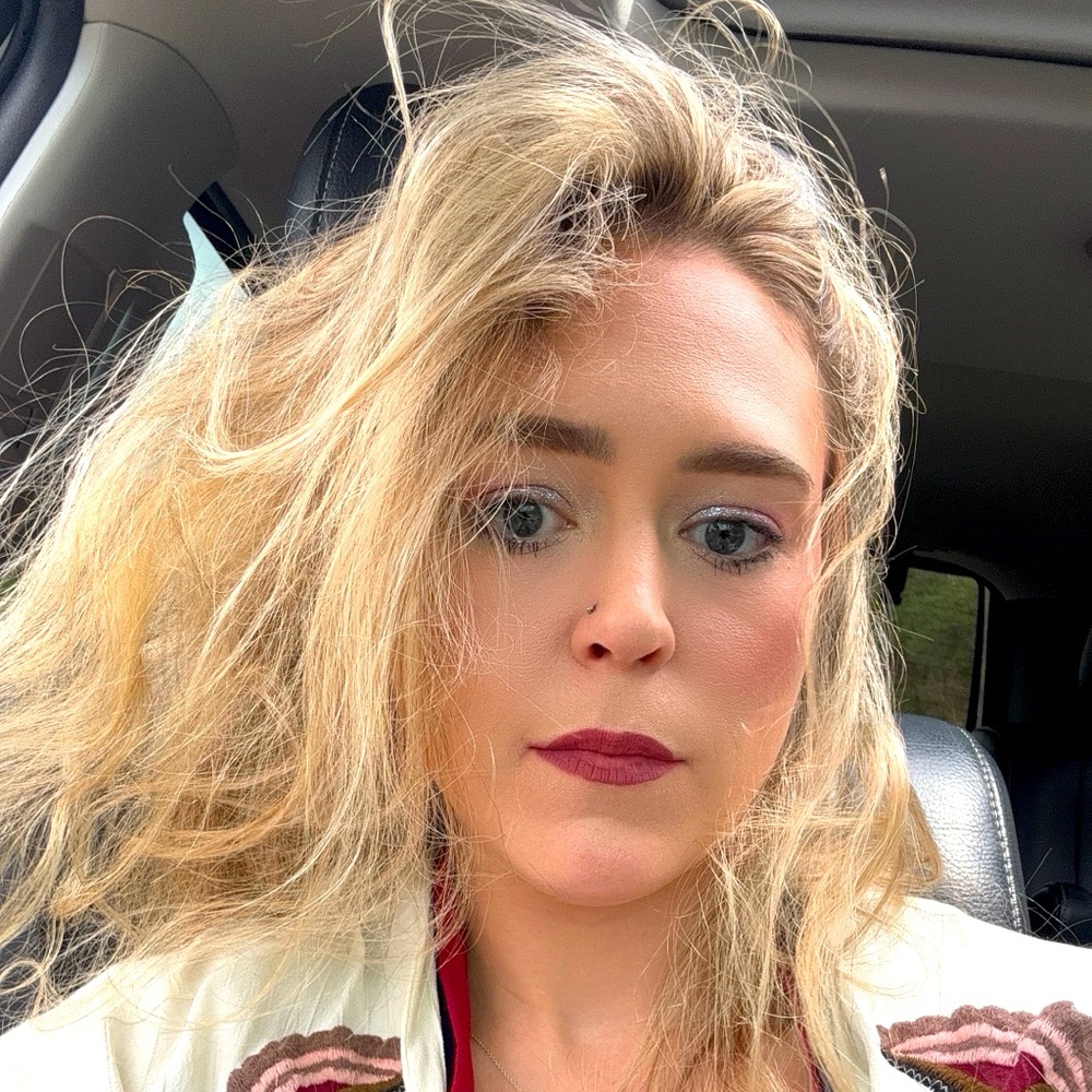 Meet your Posher, Ashley